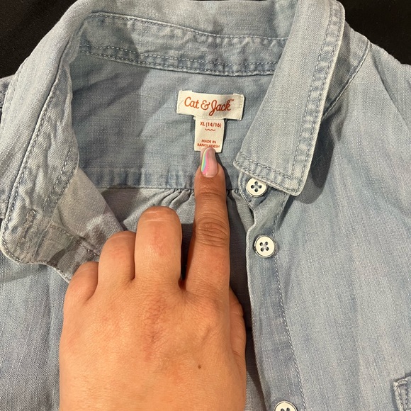 Assorted Clothes. - Picture 14 of 15